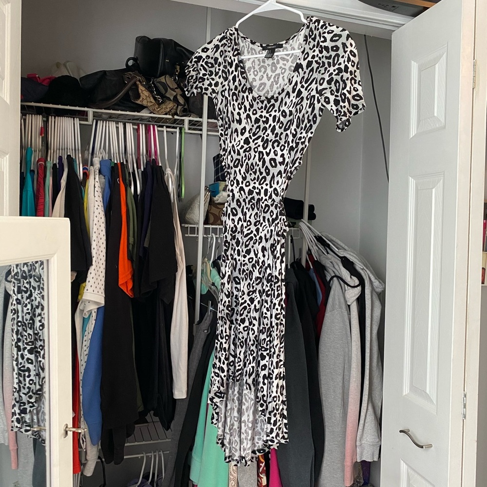 Size small forever 21 leopard dress!